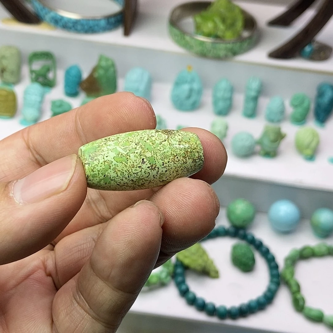 绿松石配饰未镶嵌