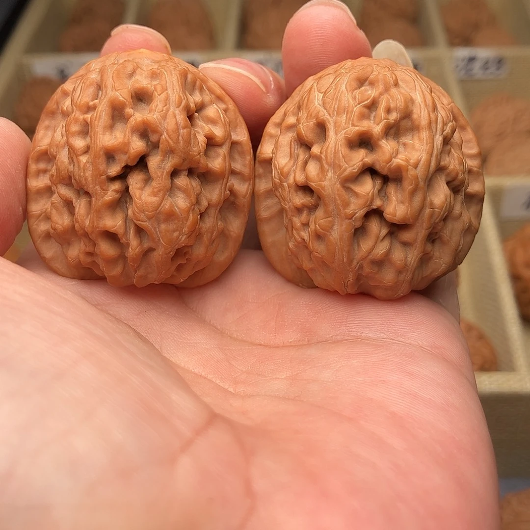 把件文玩核桃红莲40（头货精品