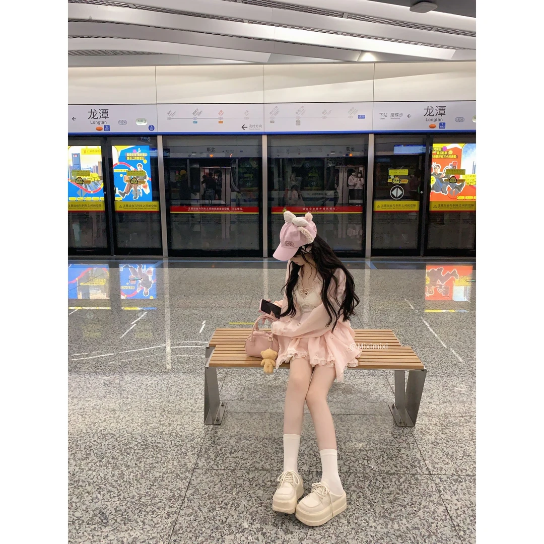 瑞茜·威瑟斯粉桃椰椰 春夏休闲宽松长袖衬衫镂空背心短裙R3350-1W