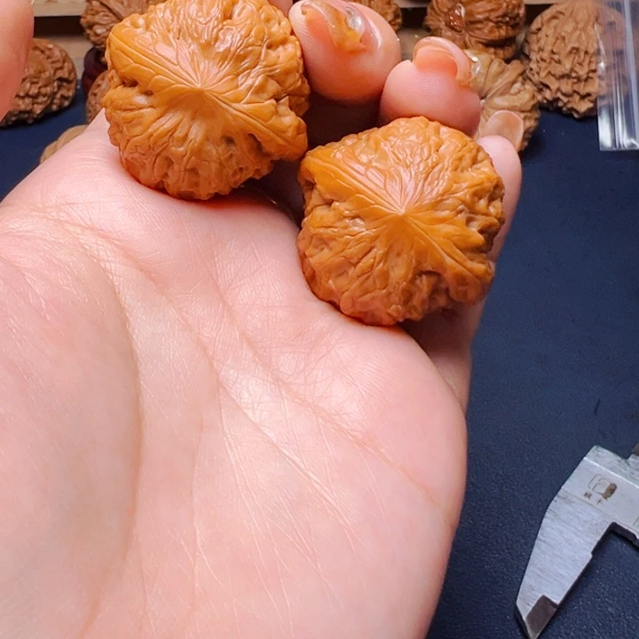 文玩核桃吊坠铁锤34