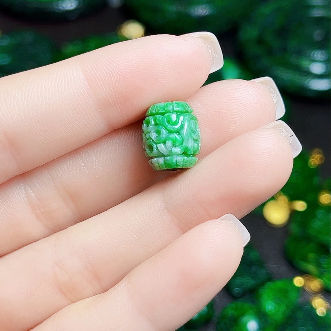 颈饰未镶嵌翡翠多样性