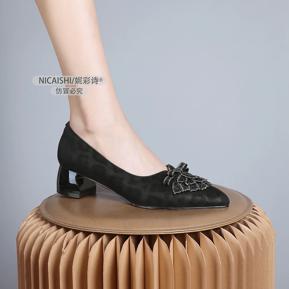 2025年新款经典浅口气质粗跟单鞋女低跟软皮舒适单鞋优雅女鞋1242