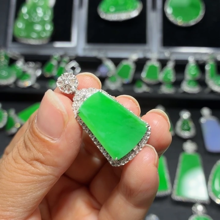 翡翠18K金镶嵌吊坠(不含链)翡翠