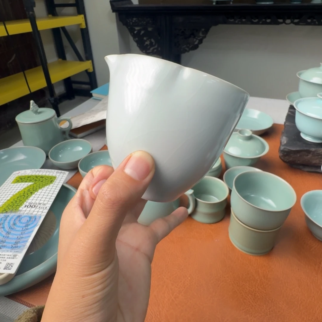 陶摆件微瑕月白公道杯hhhhhh