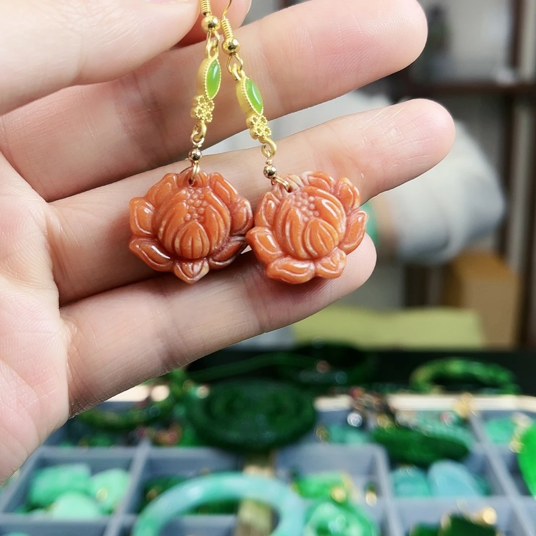 翡翠颈饰未镶嵌耳饰