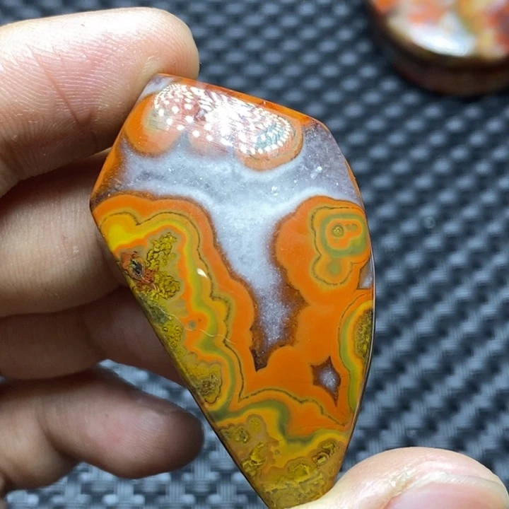 玛瑙/玉髓颈饰未镶嵌野**光