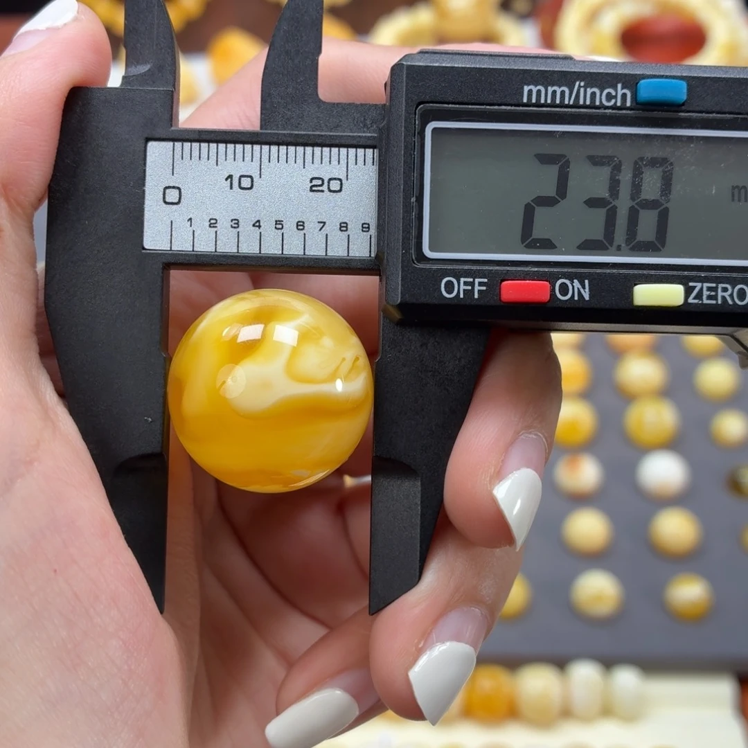 琥珀未镶嵌裸石焦皮溶洞23.8mm