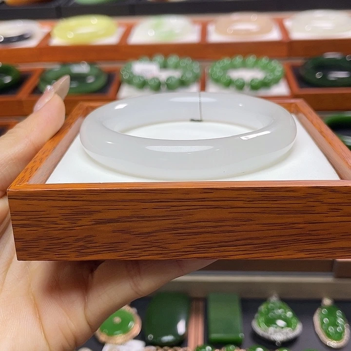 和田玉手镯54.5未镶嵌