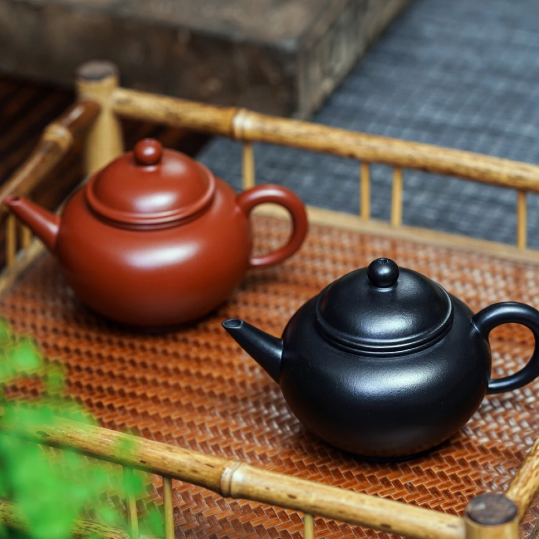 《水平》 泥料:原矿大红袍（还原烧） 180cc 吴敏作品