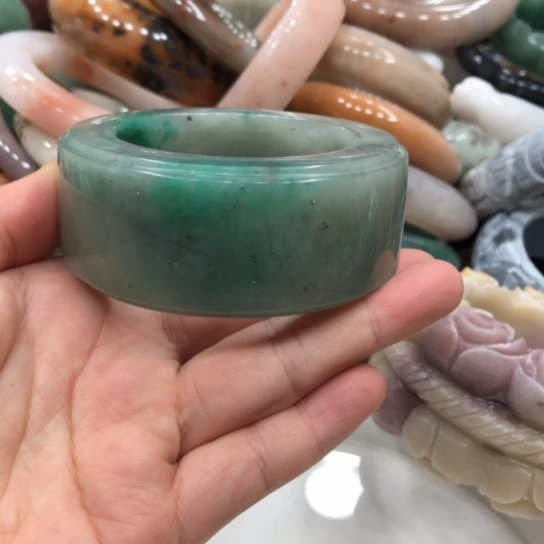 未镶嵌石英质玉珠宝半成品31