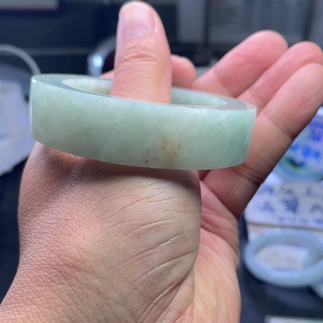 定制翡翠未镶嵌翡翠手镯