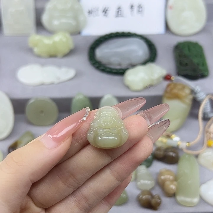 颈饰未镶嵌和田玉