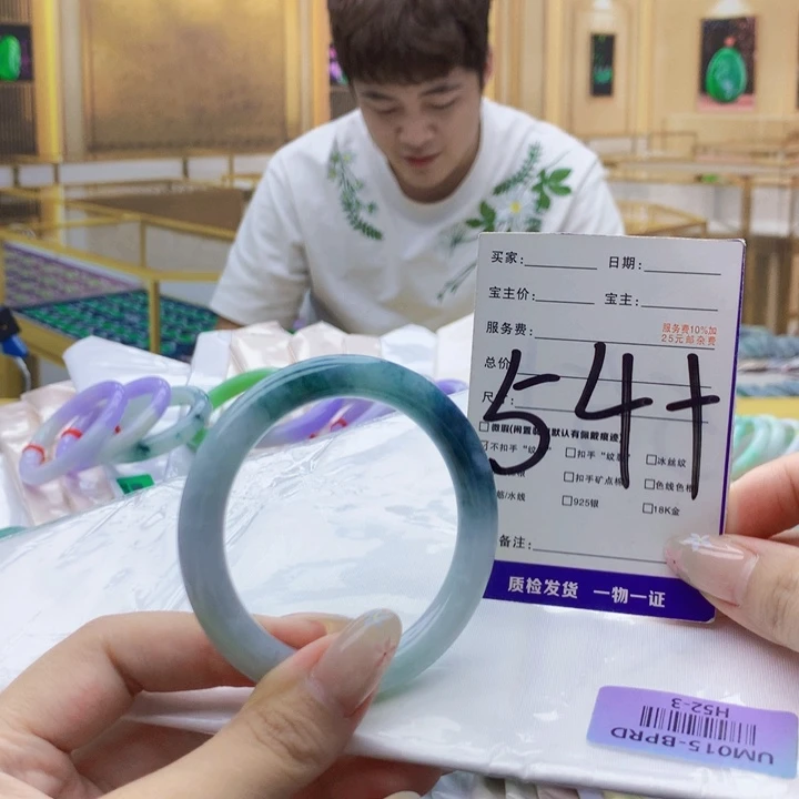 翡翠未镶嵌手镯000……