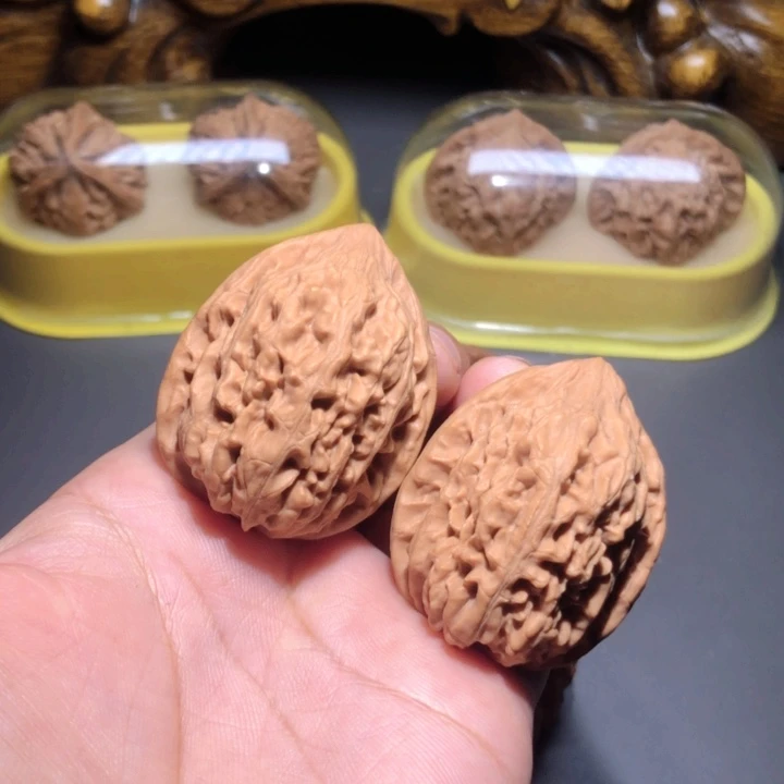 文玩核桃把件36鸡心