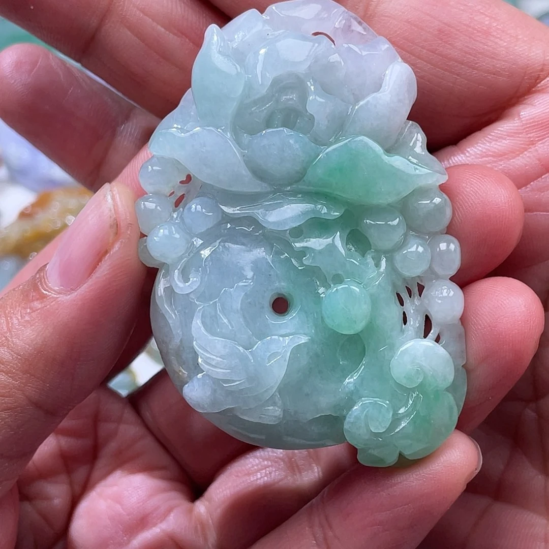 翡翠未镶嵌颈饰太**光