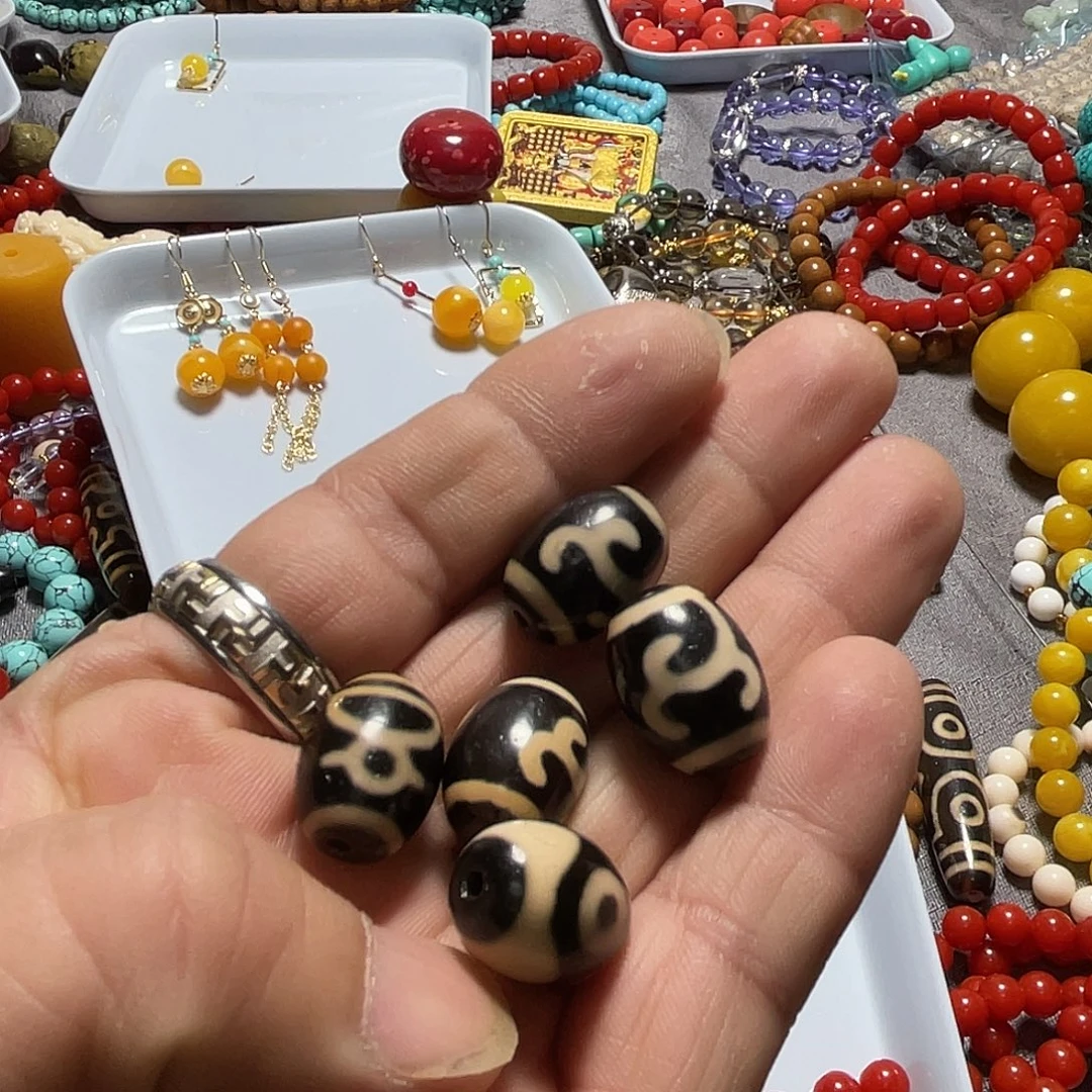 琉璃/树脂/塑料类天珠