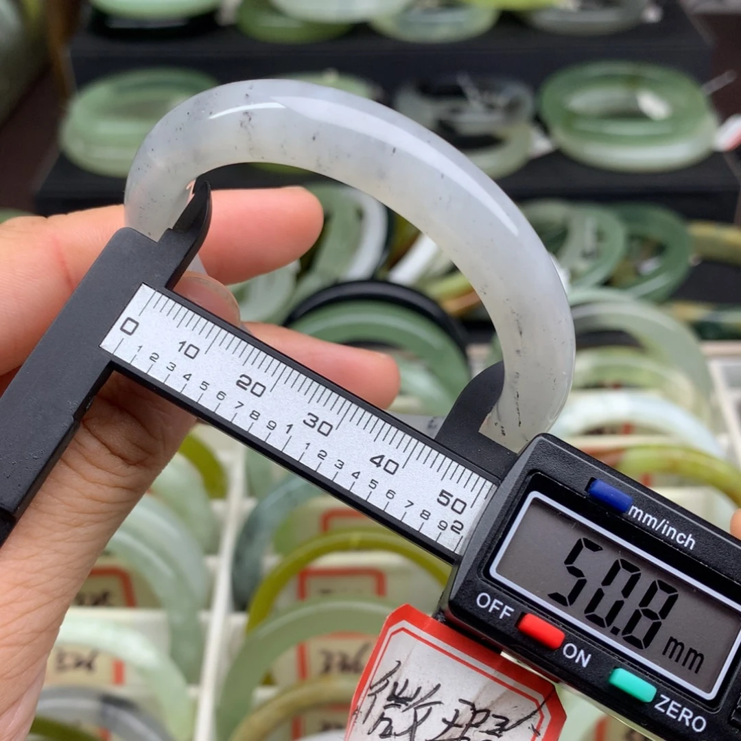 蛇纹石玉未镶嵌手镯322