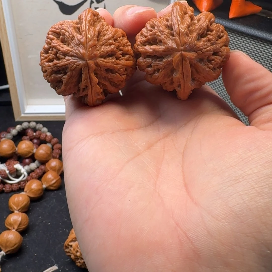 文玩核桃吊坠44粗筋