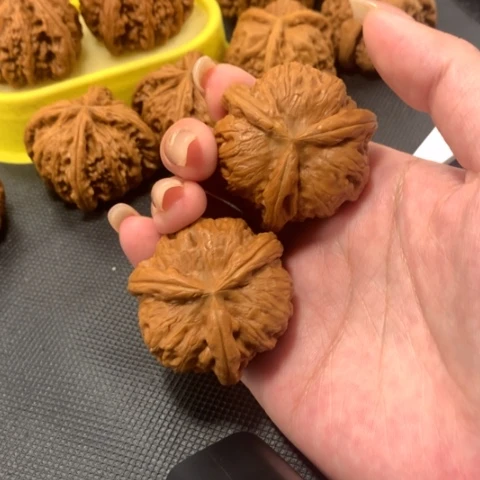 桃核把件    文玩核桃