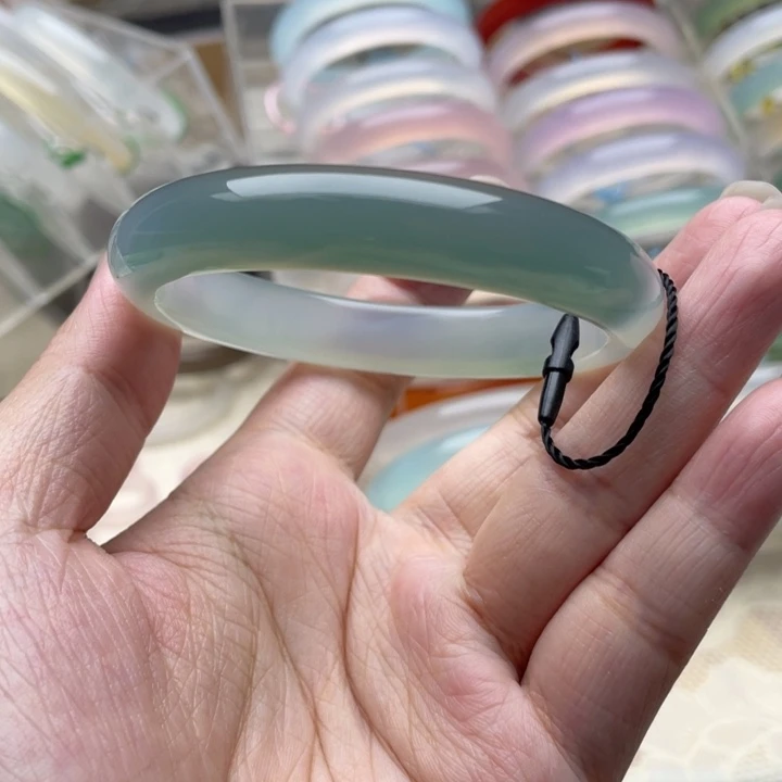 玛瑙/玉髓未镶嵌手镯56圈口