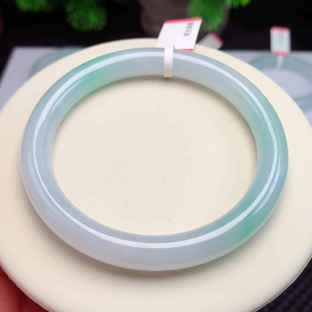 翡翠未镶嵌手镯63圈