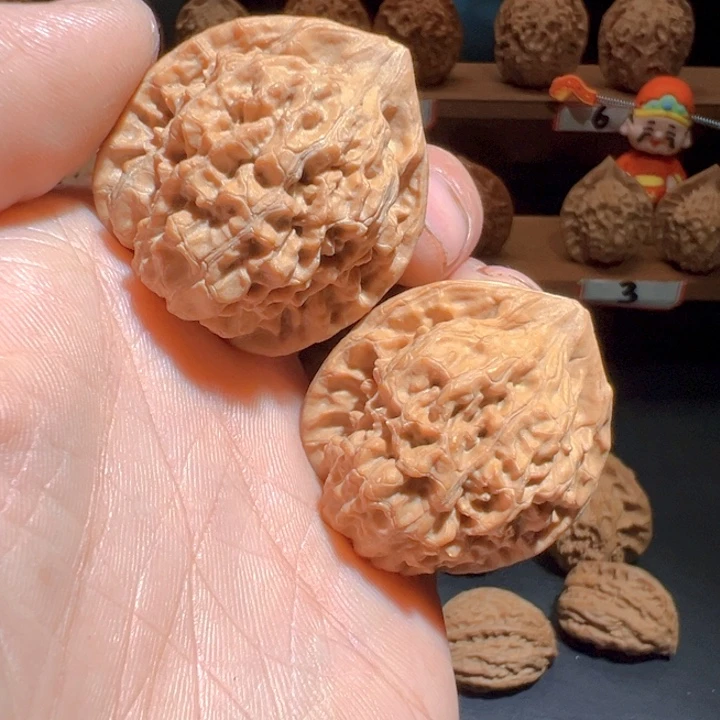 •***•文玩核桃吊坠官帽