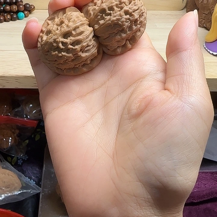 法***兰核桃手串/手链白狮子