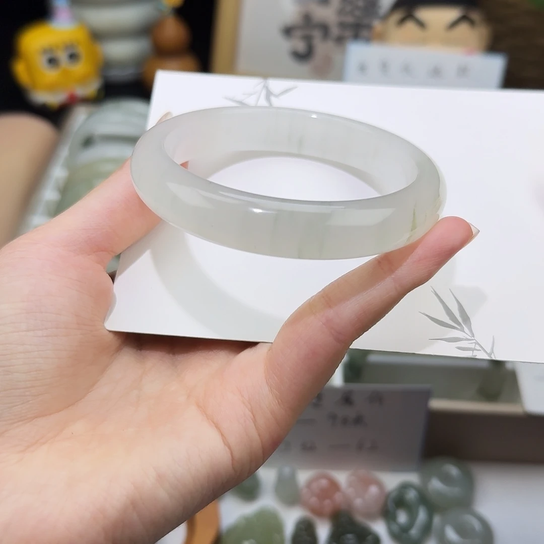 石英质玉（天山翠）未镶嵌手镯61.7圈口