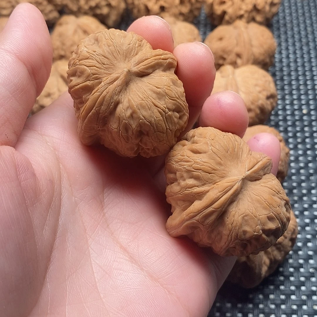 红***康文玩核桃吊坠核桃