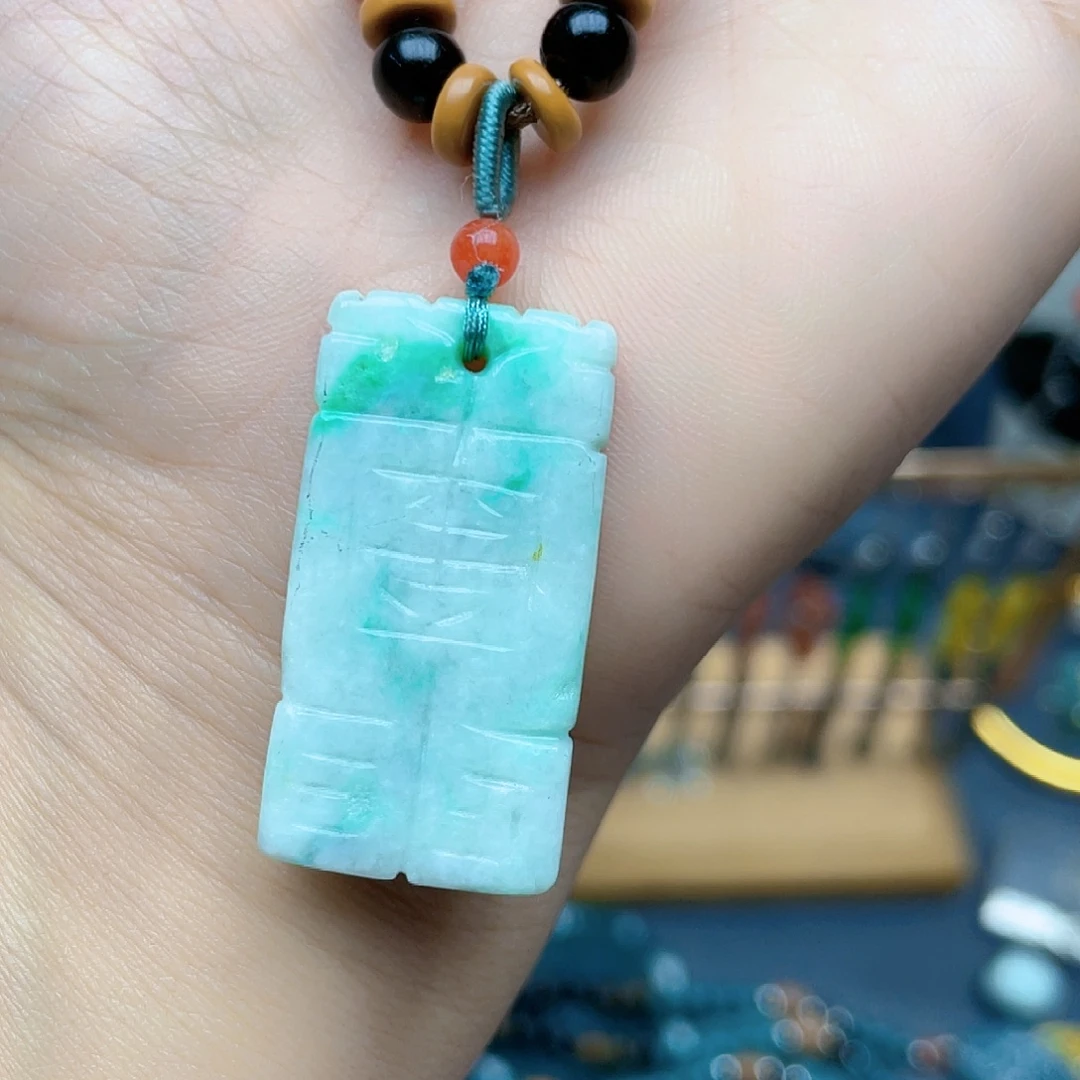 翡翠未镶嵌颈饰耳坠jiji