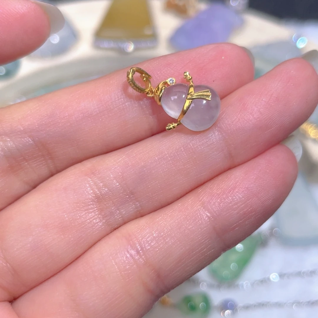 颈饰18K金镶嵌翡翠翡翠