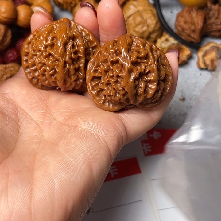 赵***吊坠文玩核桃宫灯