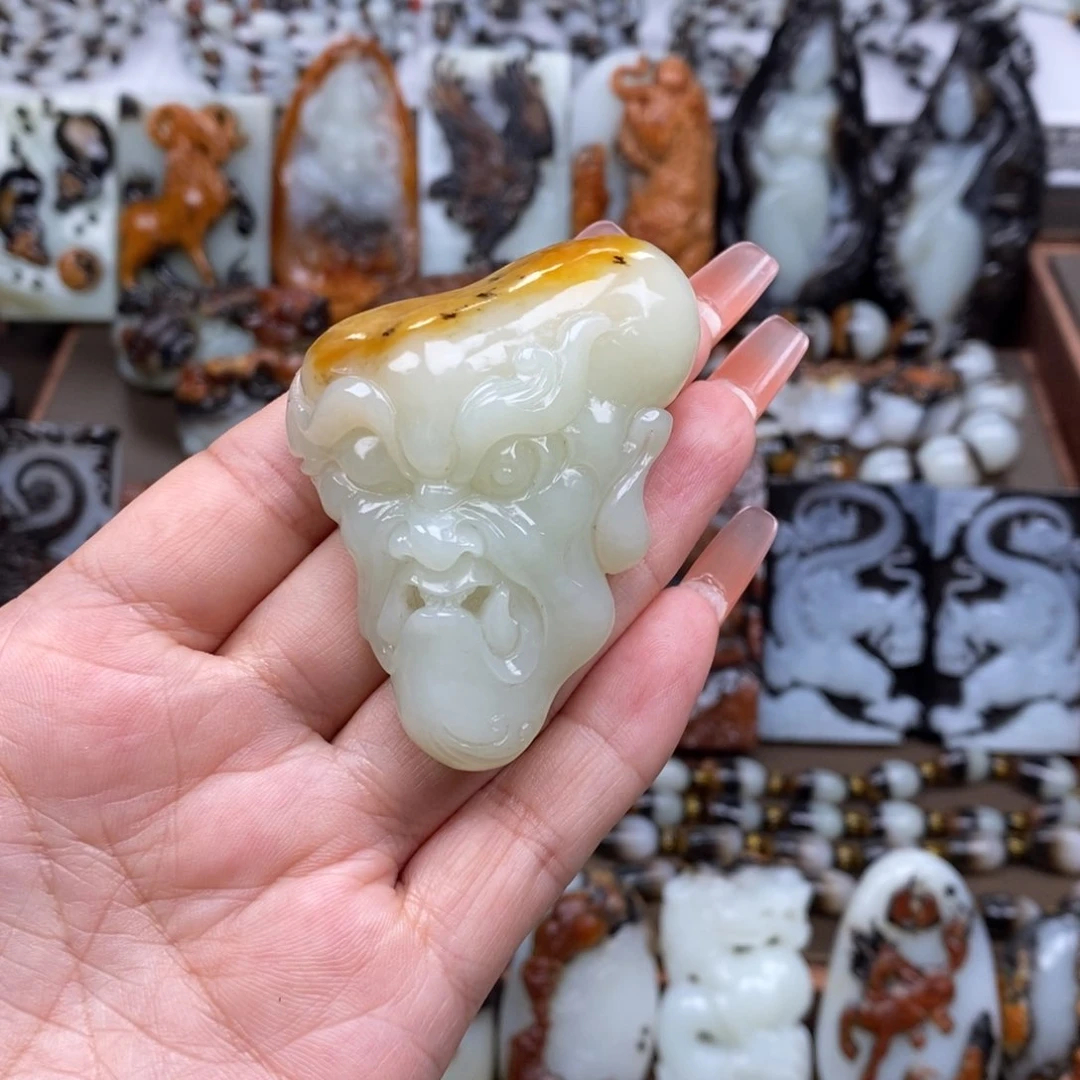 颈饰未镶嵌和田玉