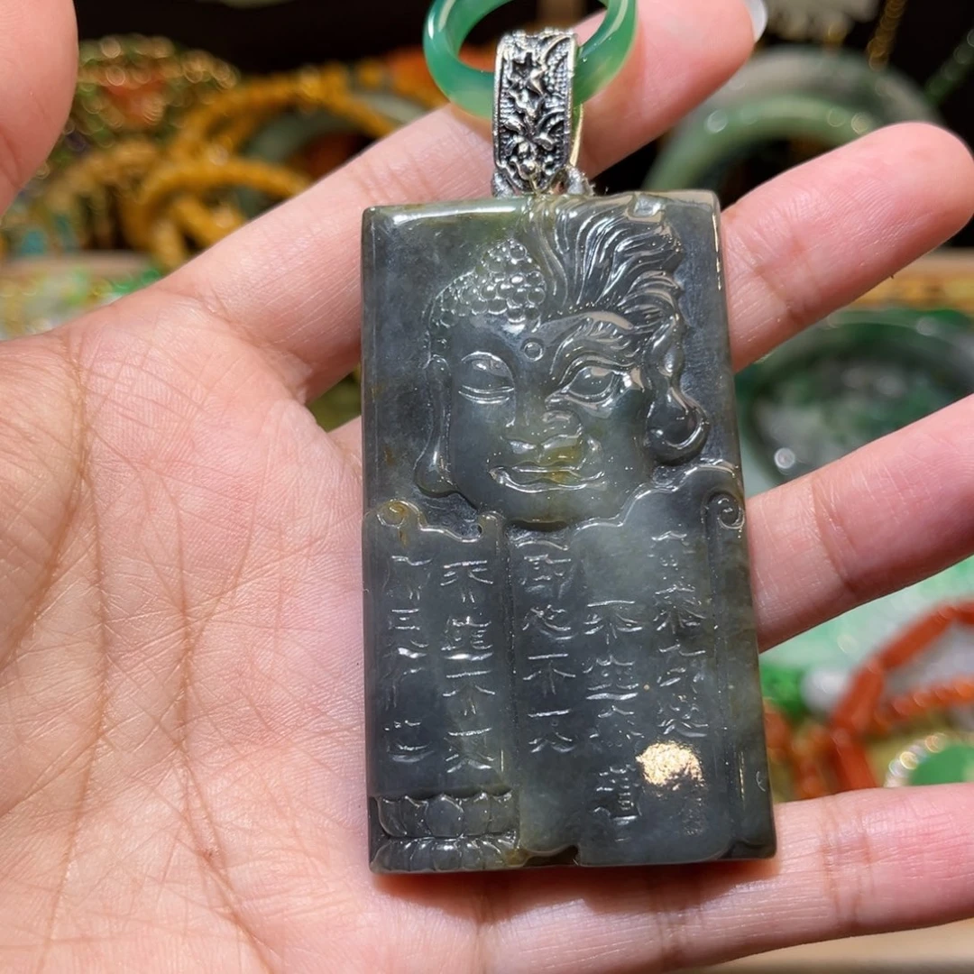 翡翠未镶嵌颈饰待编织