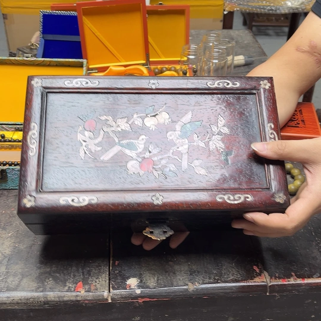 大叶紫檀（黑酸枝木类）