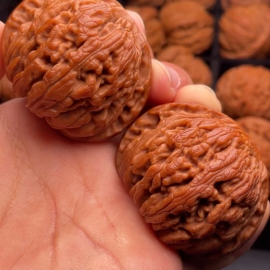 文玩核桃把件秦岭山脉核桃