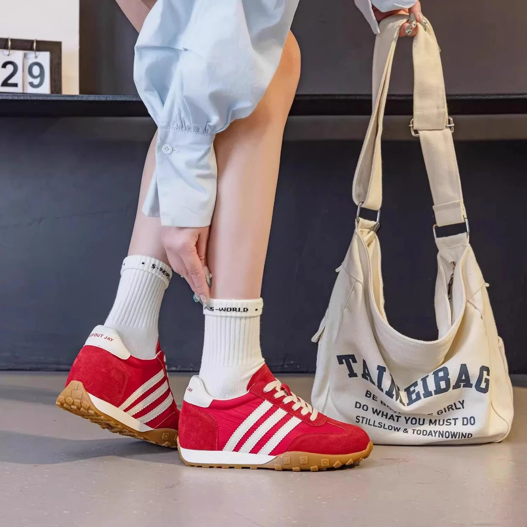 红色增高复古板鞋女平底休闲阿甘鞋牛皮厚底运动德训鞋学生春