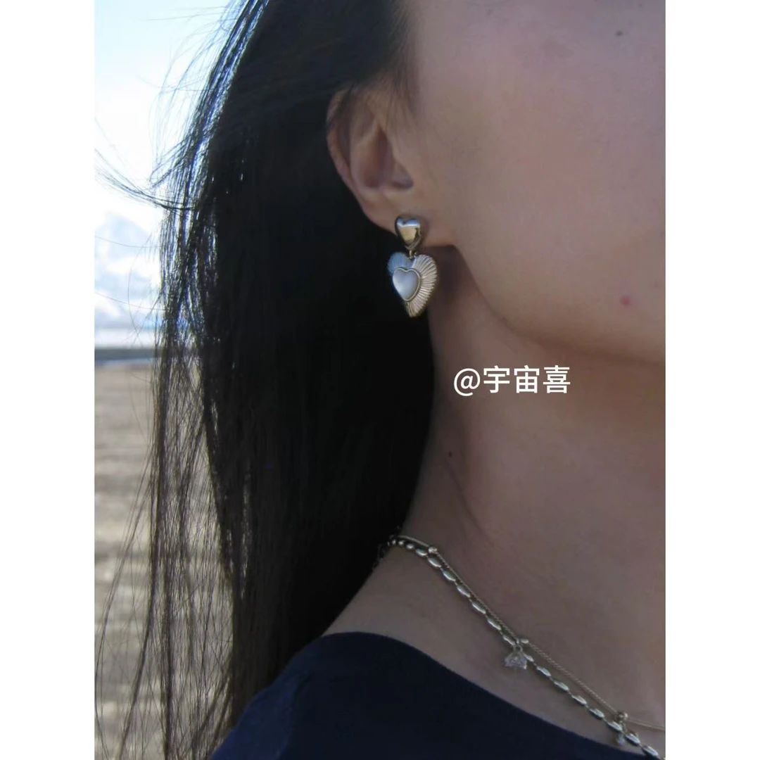 铜合金贝壳耳饰  I1-736【浅金色折射爱心贝壳耳钉】