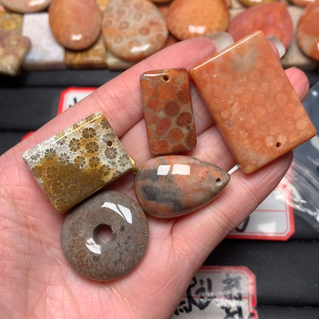 【闪购商品】硅化玉颈饰未镶嵌岁****]