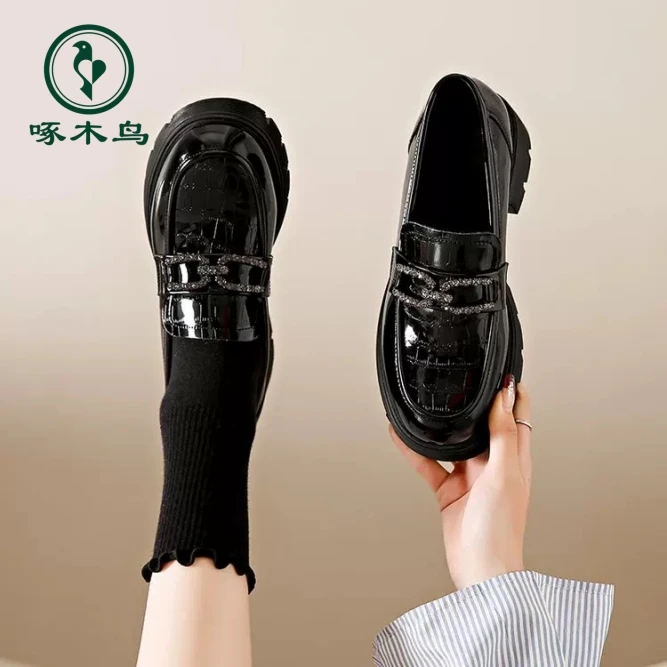 啄木鸟真皮英伦风圆头小皮鞋女百搭2025春季新款厚底水钻乐福鞋
