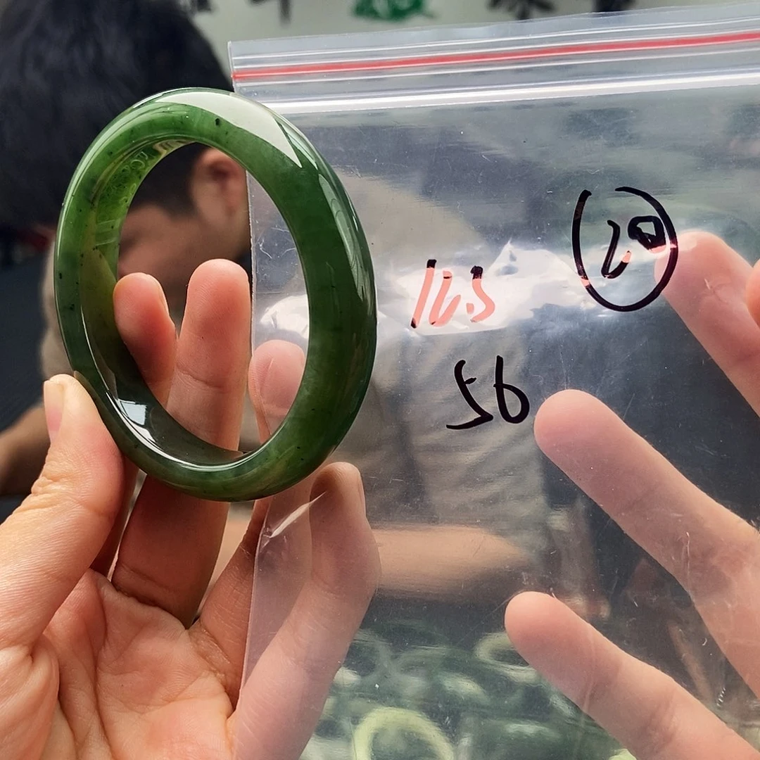 和田玉未镶嵌手镯颜色多样性发拍一发一