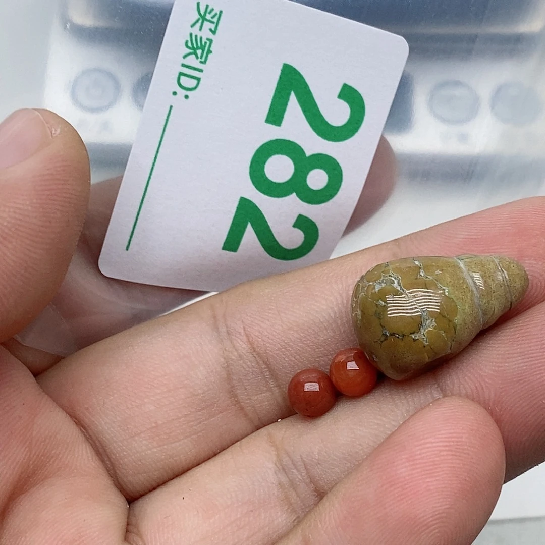 南红玛瑙未镶嵌珠宝奇石