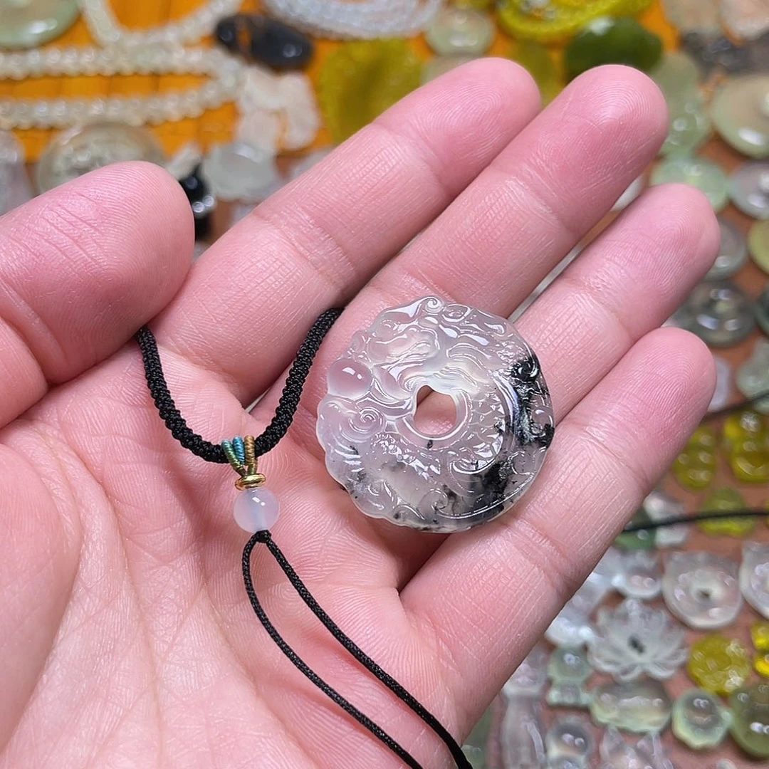 蛇纹石玉吊坠未镶嵌杠*_