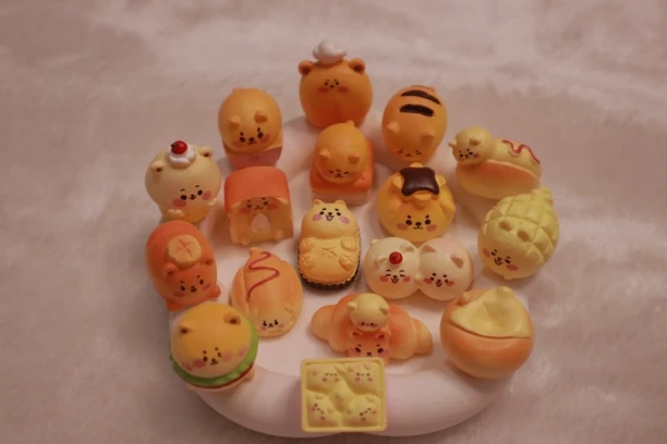 树脂桌面摆件车内摆件装饰可爱面包小狗