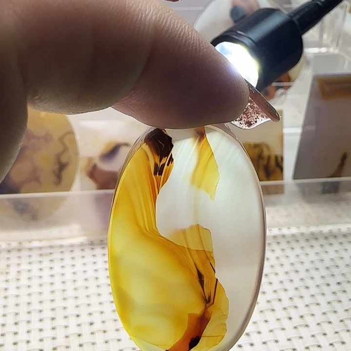 玛瑙/玉髓未镶嵌珠宝奇石