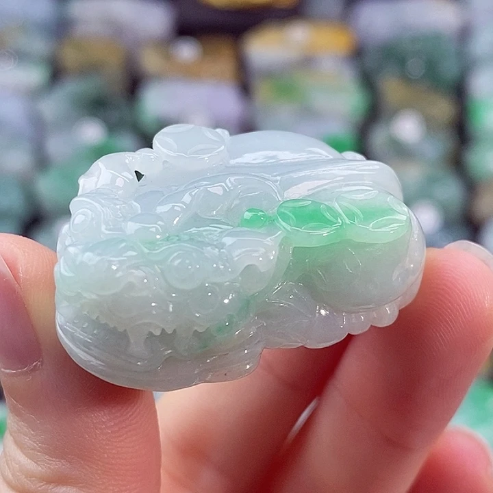 颈饰未镶嵌翡翠天然