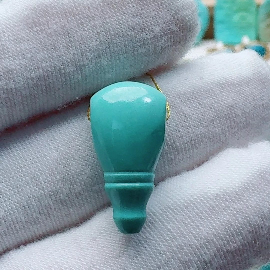 X***R绿松石未镶嵌珠宝奇石精品果冻料三通