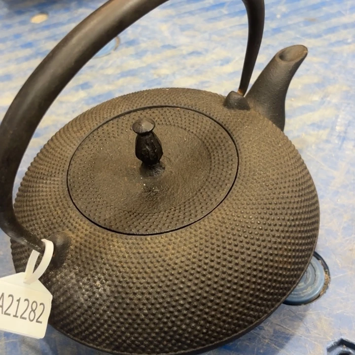 紫砂茶杯当**少非常美丽漂亮的物品