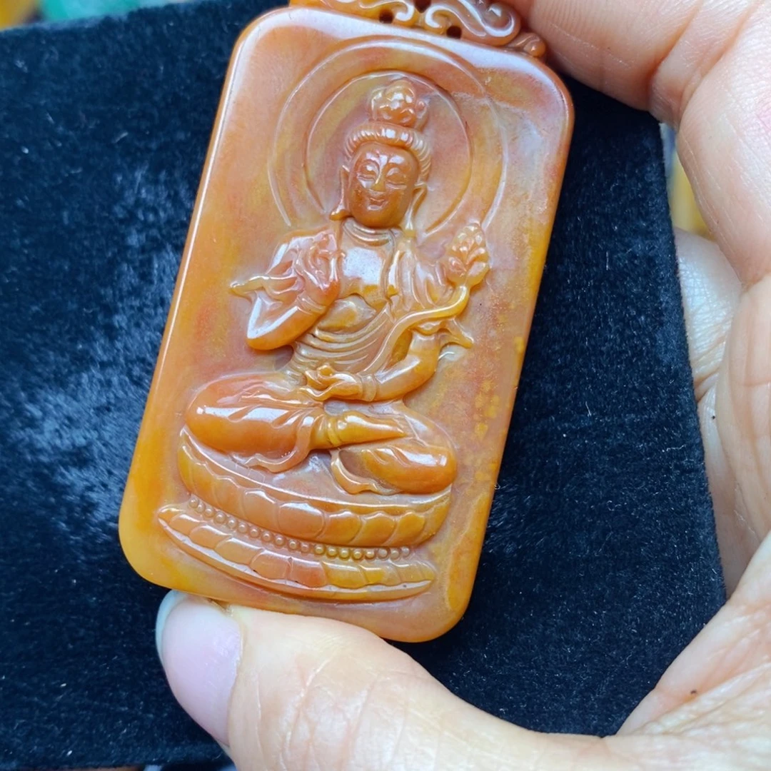 未镶嵌石英质玉（黄龙玉）颈饰
