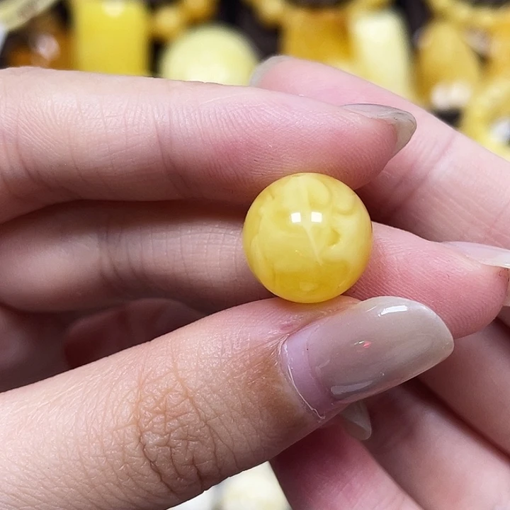 琥珀未镶嵌裸石13mm妖花圆珠瑕 257